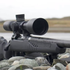 𝗦𝗔𝗩𝗔𝗚𝗘 𝟭𝟭𝟬 𝗨𝗹𝘁𝗿𝗮𝗹𝗶𝘁𝗲 💥

Este SAVAGE 110 ULTRALITE arroja un peso en la báscula de 2,66 Kg, frente por ejemplo a los 3,66 Kg de un modelo CLASSIC.

Para alcanzar esa cifra se ha recurrido a modificar diferentes aspectos del rifle, el primero a señalar y más novedoso, es el cañón. Se trata de un cañón de acero inoxidable envuelto en fibra de carbono de la casa Proof Research.

Estos cañones son conocidos por su consistencia en las agrupaciones y precisión.

#informacion #info