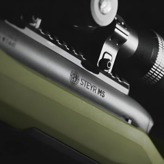 🟠 𝗦𝗧𝗘𝗬𝗥 𝗠𝗦 𝗪𝗜𝗟𝗗 𝘃𝗲𝗿𝗱𝗲 🟠

El nuevo Steyr MS WILD se basa en los 160 años de tradición y fuerza innovadora de Steyr para ofrecer una precisión y fiabilidad excepcionales incluso en las condiciones más extremas.

El arma está probada según estándares militares (-51 °C, agua salada, arena, pruebas de impacto y caída), por lo que está garantizado que resistirá las condiciones climáticas más extremos en los terrenos más abruptos.

#info #informacion
