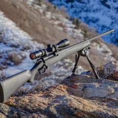 🔴 𝗠𝗢𝗦𝗦𝗕𝗘𝗥𝗚 𝗣𝗮𝘁𝗿𝗶𝗼𝘁 𝗦𝘆𝗻𝘁𝗵𝗲𝘁𝗶𝗰 🔴

El rifle de cerrojo 𝗠𝗢𝗦𝗦𝗕𝗘𝗥𝗚 𝗣𝗮𝘁𝗿𝗶𝗼𝘁 𝗦𝘆𝗻𝘁𝗵𝗲𝘁𝗶𝗰 𝗲𝘀 𝘂𝗻 𝗮𝗿𝗺𝗮 𝗽𝗿𝗲𝗰𝗶𝘀𝗮, 𝗮𝘁𝗿𝗮𝗰𝘁𝗶𝘃𝗮 𝘆 𝗮𝘀𝗲𝗾𝘂𝗶𝗯𝗹𝗲 𝗾𝘂𝗲 𝘀𝗲 𝗮𝗱𝗮𝗽𝘁𝗮 𝗮𝗹 𝗲𝘀𝘁𝗶𝗹𝗼 𝗱𝗲 𝗰𝘂𝗮𝗹𝗾𝘂𝗶𝗲𝗿 𝗰𝗮𝘇𝗮𝗱𝗼𝗿 𝗼 𝘁𝗶𝗿𝗮𝗱𝗼𝗿.

𝗦𝘂 𝗰𝗮𝗻̃𝗼́𝗻 𝗳𝗹𝗼𝘁𝗮𝗻𝘁𝗲 𝗮𝗰𝗮𝗻𝗮𝗹𝗮𝗱𝗼 tiene una corona empotrada para máxima precisión. 𝗖𝗼𝗻 𝟮𝟰" (𝟲𝟭 𝗰𝗺.)

El atractivo cerrojo acanalado en espiral del Patriot, cuenta con una maneta ergonómica que ofrece un gran agarre proporcionando la posibilidad de realizar disparos de repetición rápidos aportando una mayor comodidad al tirador.

𝐓𝐨𝐝𝐚 𝐥𝐚 𝐢𝐧𝐟𝐨𝐫𝐦𝐚𝐜𝐢𝐨́𝐧 𝐝𝐢𝐬𝐩𝐨𝐧𝐢𝐛𝐥𝐞 𝐞𝐧 ⬇️:

🌐 𝘄𝘄𝘄.𝗯𝗼𝗿𝗰𝗵𝗲𝗿𝘀.𝗲𝘀 🌐