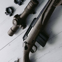 𝗥𝗨𝗚𝗘𝗥 𝗔𝗺𝗲𝗿𝗶𝗰𝗮𝗻 𝗥𝗮𝗻𝗰𝗵 💥

El modelo Ranch, una extensión de la familia Ruger American, es compacto, preciso y adaptable.

Cañón de 41 cm.de contorno medio forjado y martilleado en frío cuenta con rosca y cubre rosca instalado de fábrica (paso de hilo 5/8"-24). 

Al igual que todos los rifles Ruger American, este nuevo modelo Ranch incluye el gatillo Ruger Marksman Adjustable™ y el sistema patentado Power Beding de Ruger para un rendimiento uniforme y preciso.
